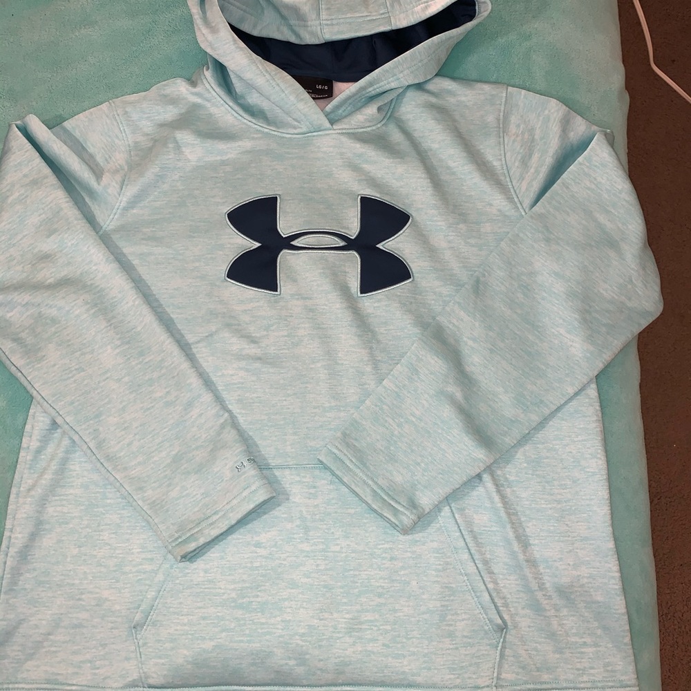 🌸 Under Armour Pull Over Hoodie